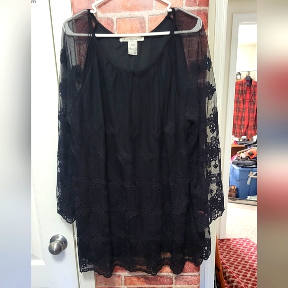 American Rag Tops - American Rag for Macy's size 2X black lace top. Sheer overlay and sleeves